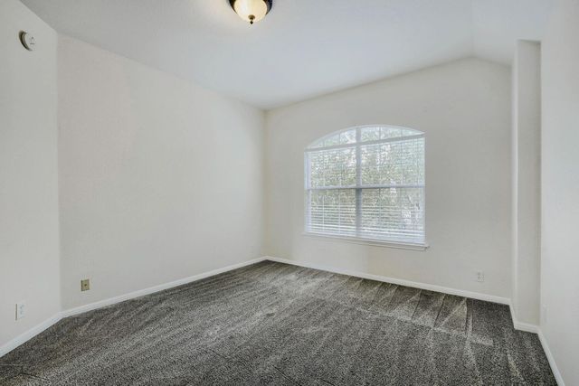 3817 Links LN, Round Rock, TX 78664