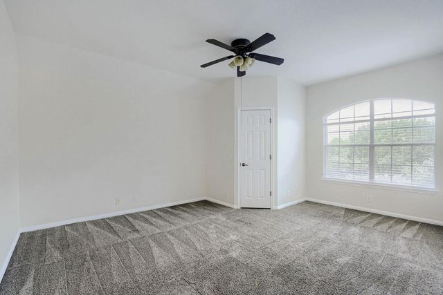 3817 Links LN, Round Rock, TX 78664