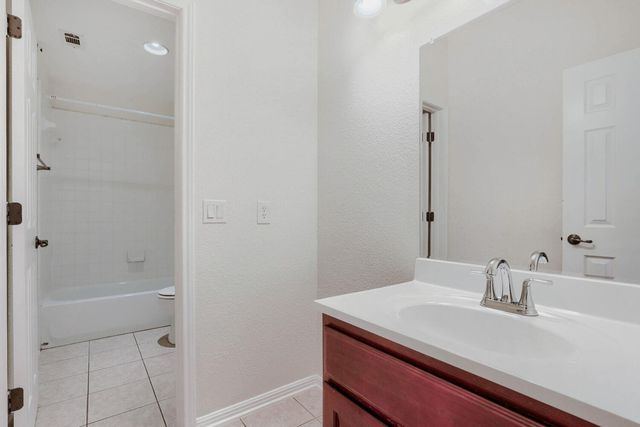 3817 Links LN, Round Rock, TX 78664