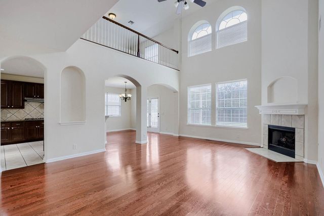 3817 Links LN, Round Rock, TX 78664