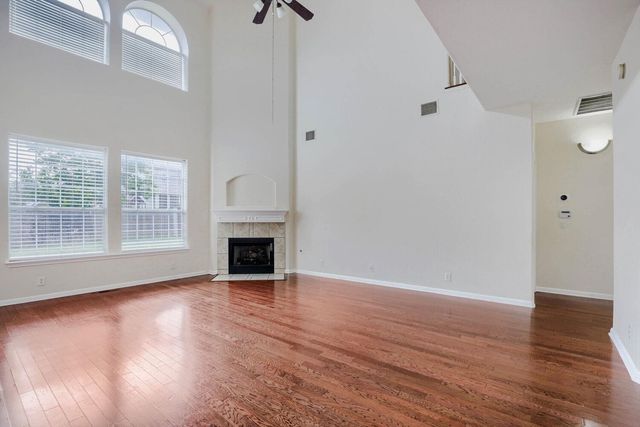 3817 Links LN, Round Rock, TX 78664