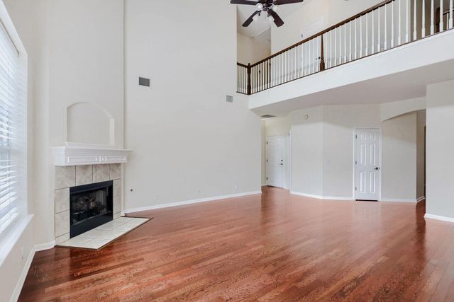 3817 Links LN, Round Rock, TX 78664