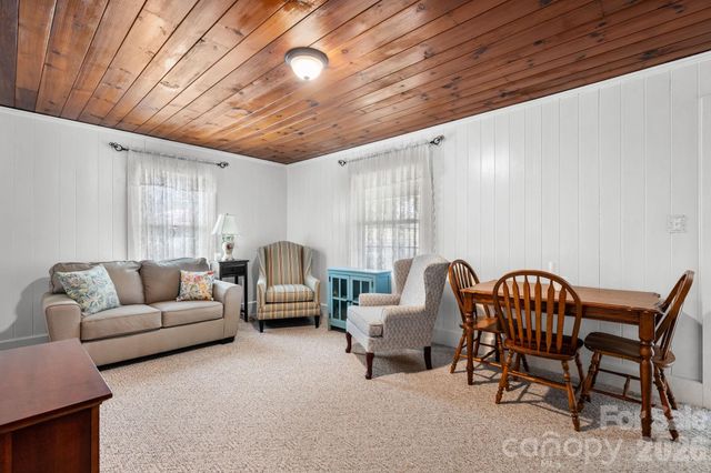 88 Lincoln Avenue, Marion, NC 28752