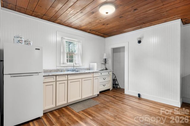 88 Lincoln Avenue, Marion, NC 28752