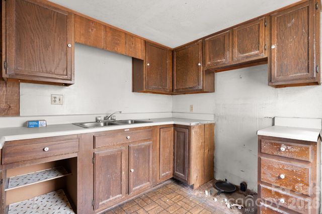 88 Lincoln Avenue, Marion, NC 28752