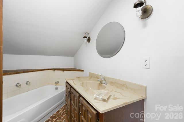 88 Lincoln Avenue, Marion, NC 28752