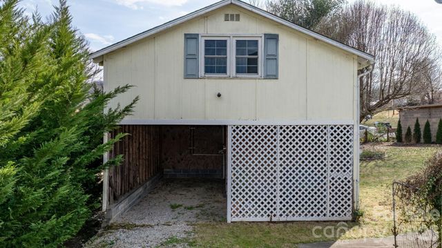 88 Lincoln Avenue, Marion, NC 28752