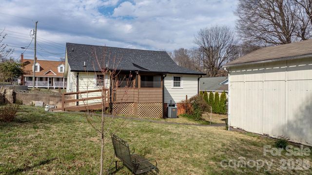 88 Lincoln Avenue, Marion, NC 28752