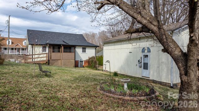 88 Lincoln Avenue, Marion, NC 28752