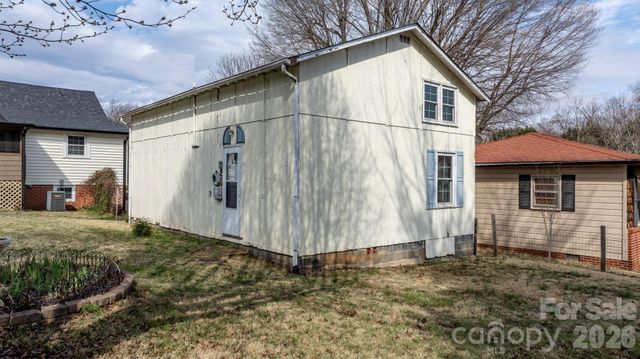 88 Lincoln Avenue, Marion, NC 28752