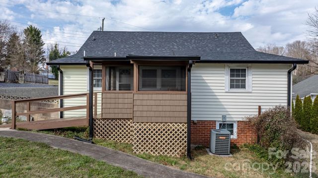 88 Lincoln Avenue, Marion, NC 28752