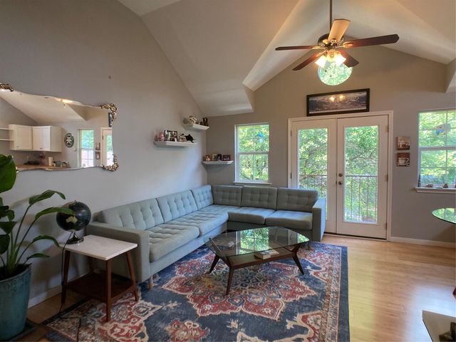 1509 Treadwell ST up, Austin, TX 78704
