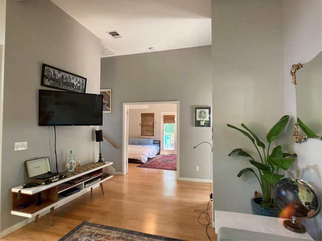 1509 Treadwell ST up, Austin, TX 78704