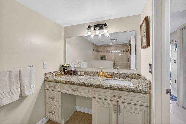 11282 Green Lake Drive 104, Boynton Beach, FL 33437