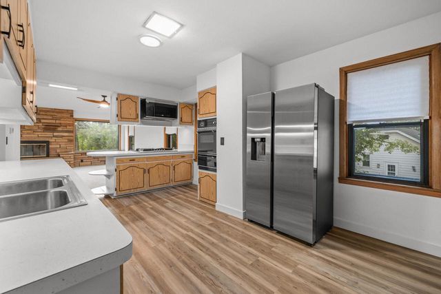 1012 Arcadian AVENUE, Waukesha, WI 53186