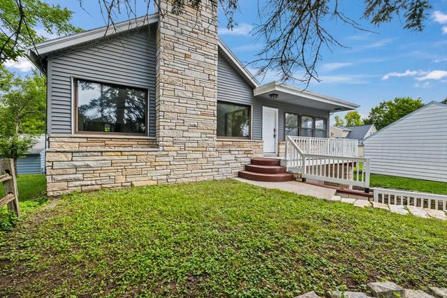 1012 Arcadian AVENUE, Waukesha, WI 53186