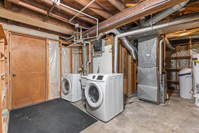 1012 Arcadian AVENUE, Waukesha, WI 53186