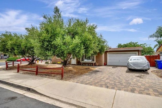 1105 Bostonia, El Cajon, CA 92021