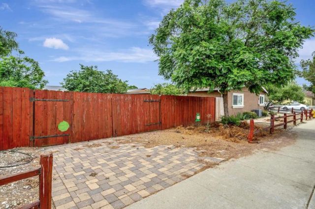 1105 Bostonia, El Cajon, CA 92021
