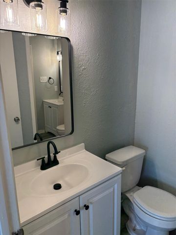 317 W William Cannon Drive DR B, Austin, TX 78745