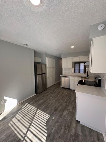 317 W William Cannon Drive DR B, Austin, TX 78745