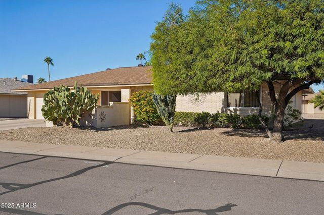 17818 N BUNTLINE Drive, Sun City West, AZ 85375