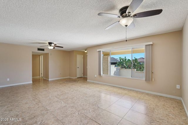 17818 N BUNTLINE Drive, Sun City West, AZ 85375