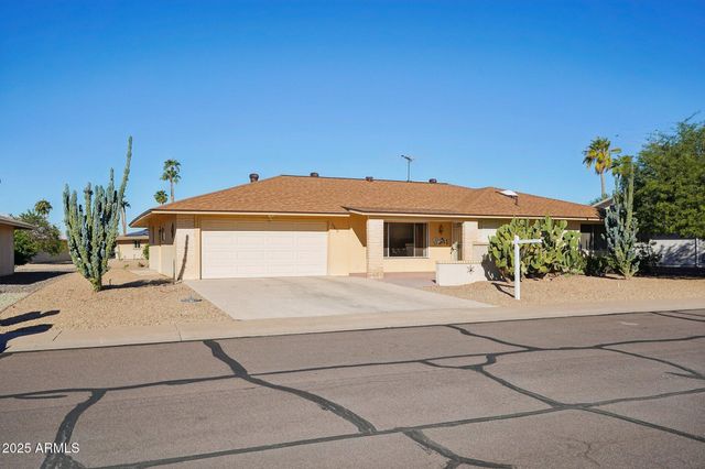 17818 N BUNTLINE Drive, Sun City West, AZ 85375