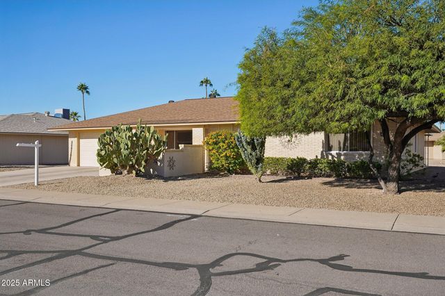 17818 N BUNTLINE Drive, Sun City West, AZ 85375