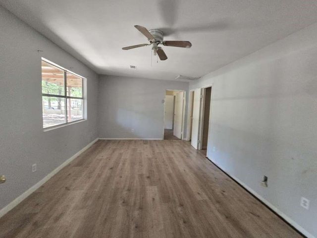 470 Trails End Drive, Cleveland, TX 77328