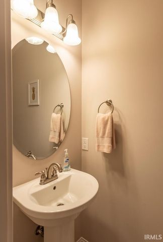 2870 E Creeks Edge Drive, Bloomington, IN 47401