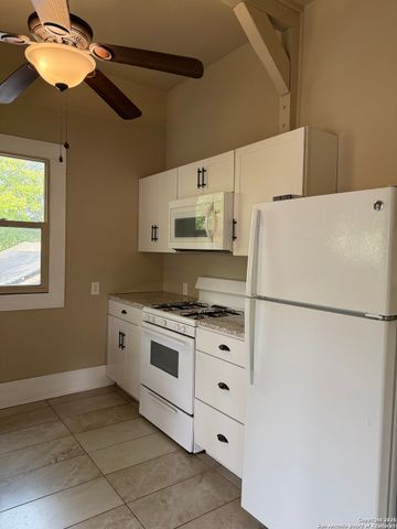 210 Eleanor Ave Apt 3, San Antonio, TX 78209