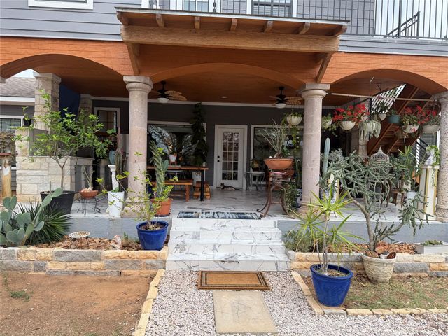376 Alta Vista DR B, Bastrop, TX 78602