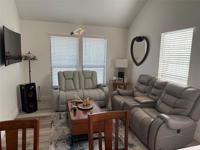 376 Alta Vista DR B, Bastrop, TX 78602