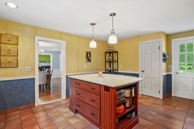 123 Pearl Hill Rd, Fitchburg, MA 01420