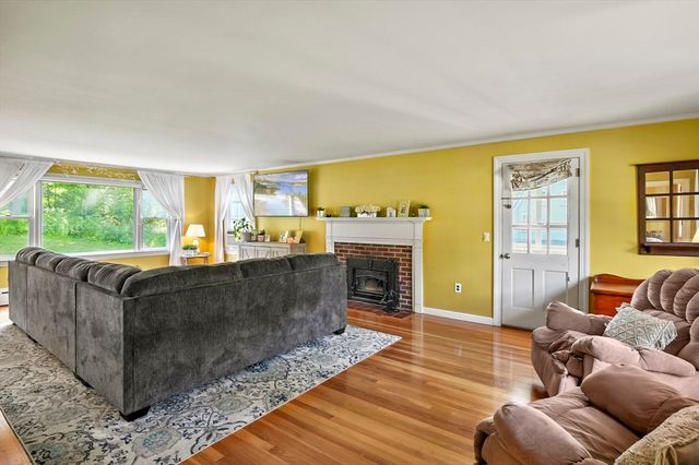 123 Pearl Hill Rd, Fitchburg, MA 01420
