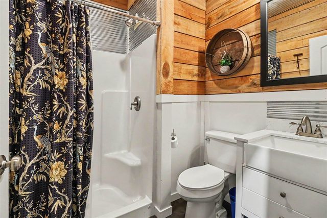 6830 N 120th Avenue, Hart, MI 49420
