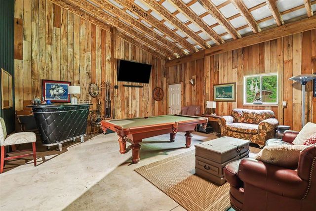 6830 N 120th Avenue, Hart, MI 49420