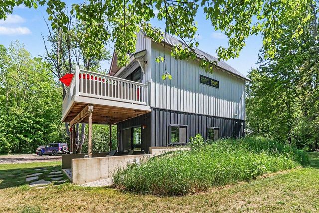 6830 N 120th Avenue, Hart, MI 49420