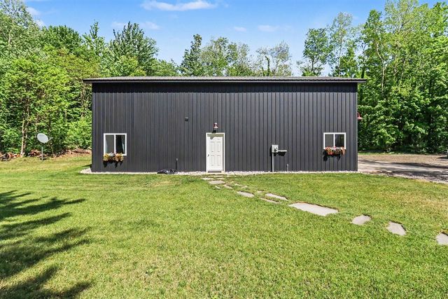 6830 N 120th Avenue, Hart, MI 49420