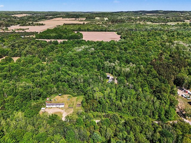 6830 N 120th Avenue, Hart, MI 49420