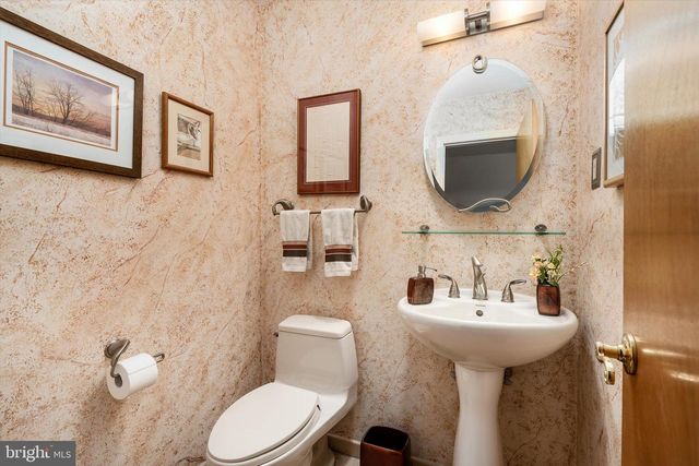 9 POE LANE, Allentown, NJ 08501