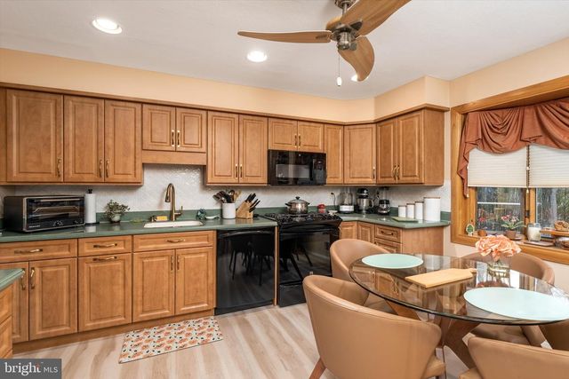 9 POE LANE, Allentown, NJ 08501