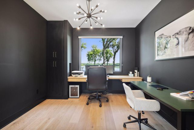 20555 Linden Road, Deephaven, MN 55331