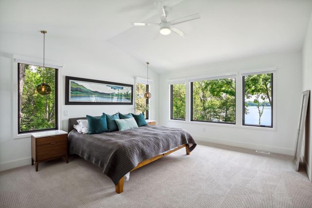 20555 Linden Road, Deephaven, MN 55331