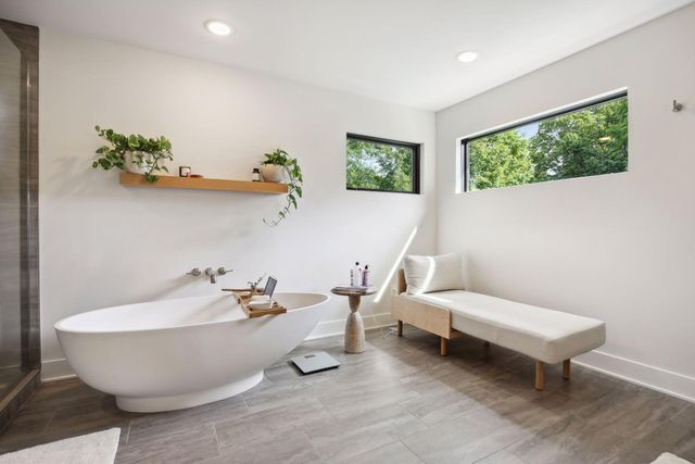 20555 Linden Road, Deephaven, MN 55331