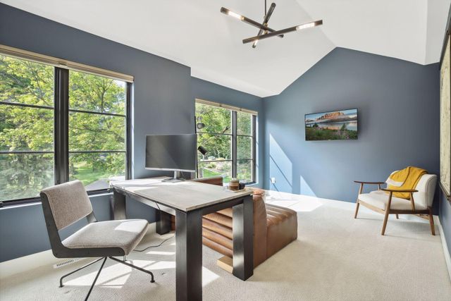 20555 Linden Road, Deephaven, MN 55331