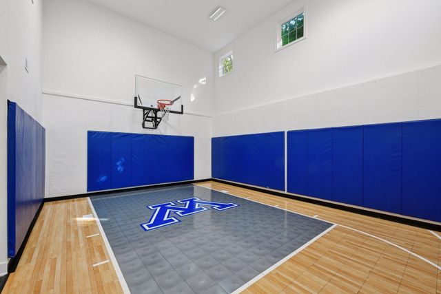 20555 Linden Road, Deephaven, MN 55331