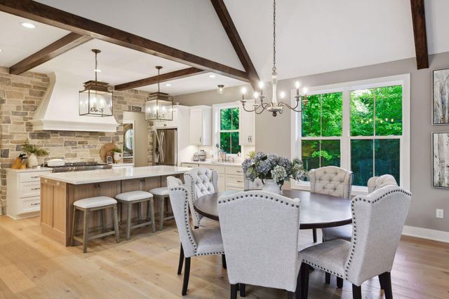 20555 Linden Road, Deephaven, MN 55331