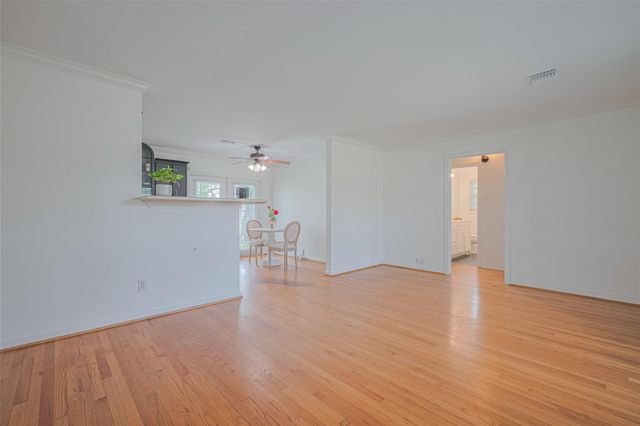 3042 Oak Forest Drive, Houston, TX 77018